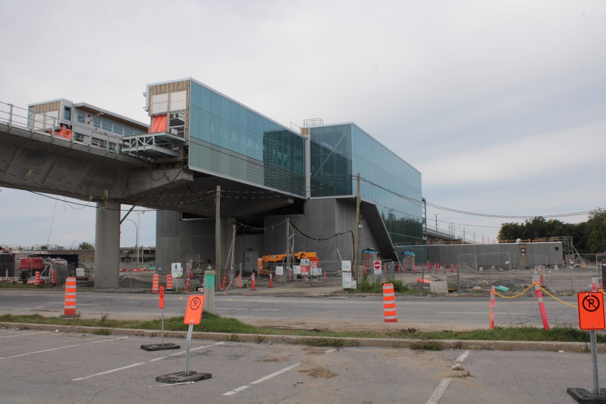 Snapshot of Fairview-Pointe-Claire Station - September 15, 2023